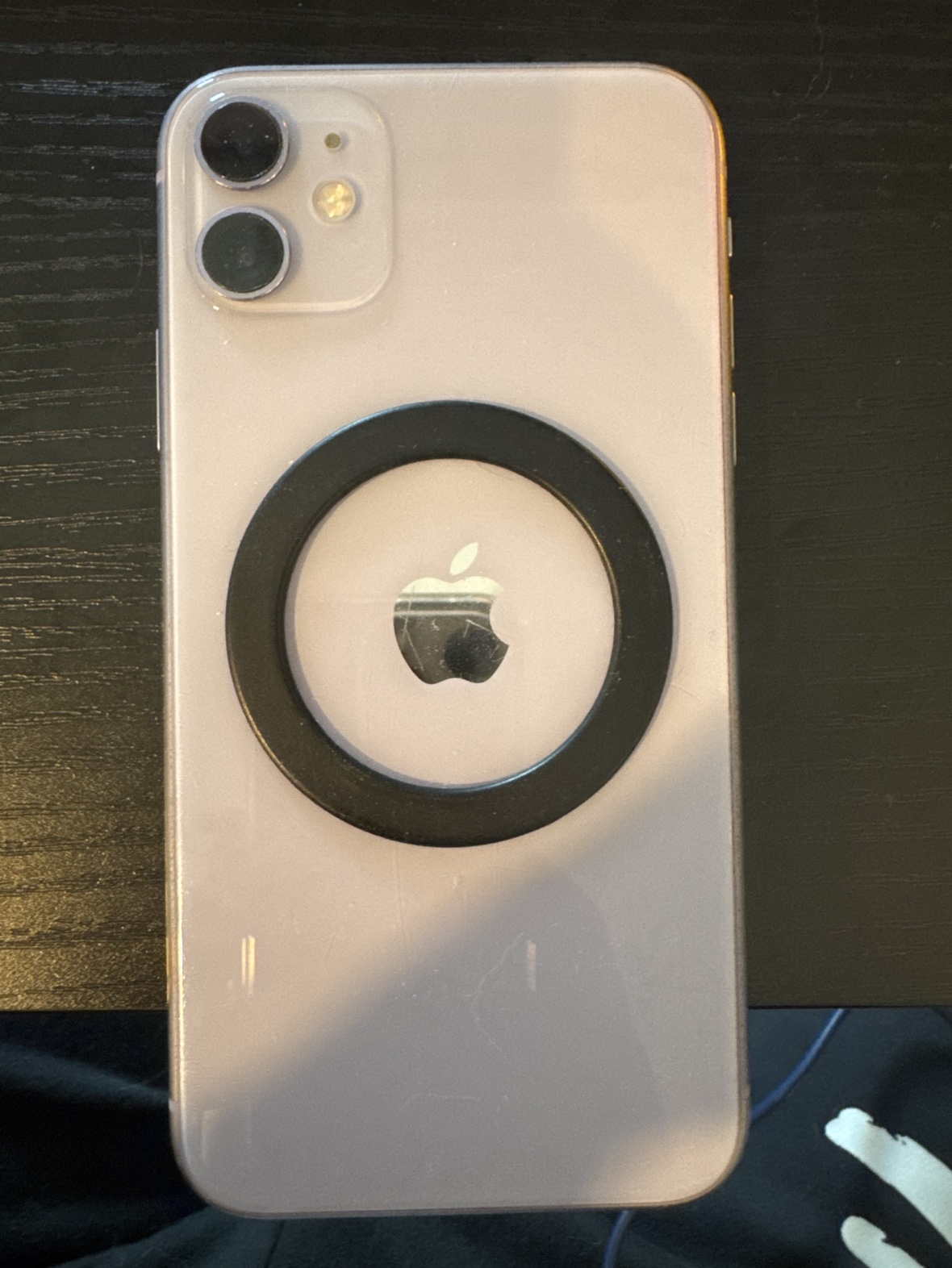 iPhone 11 - photo 3
