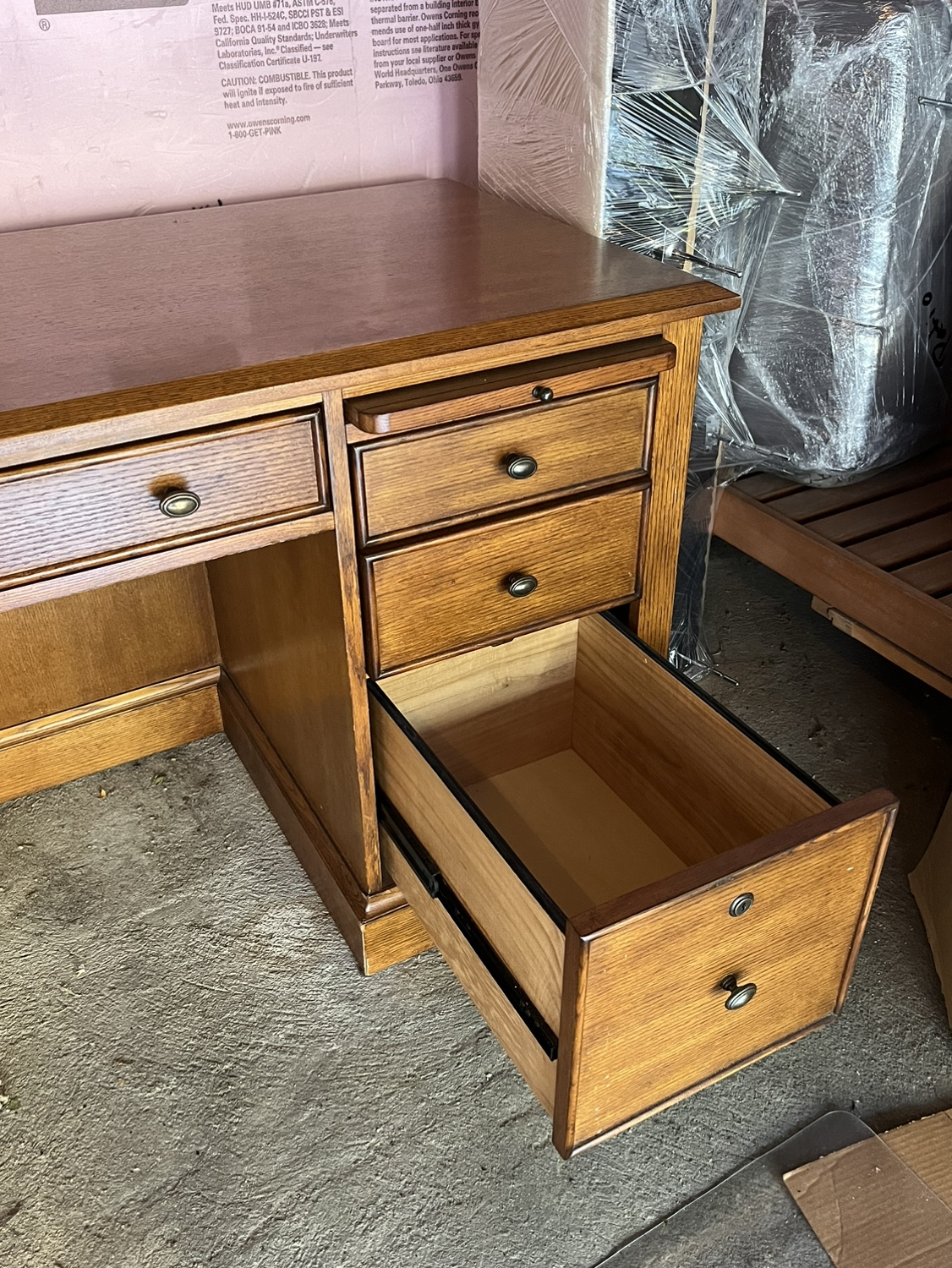 Solid wood office desk with drawers - photo 3