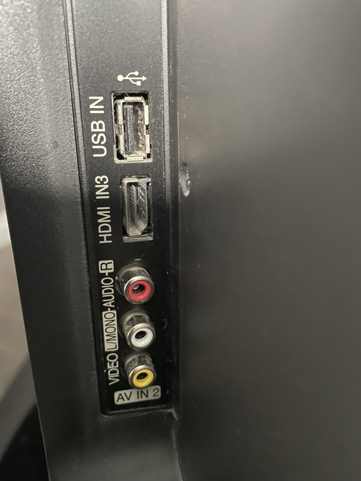 LG 52 inch LCD TV - photo 3