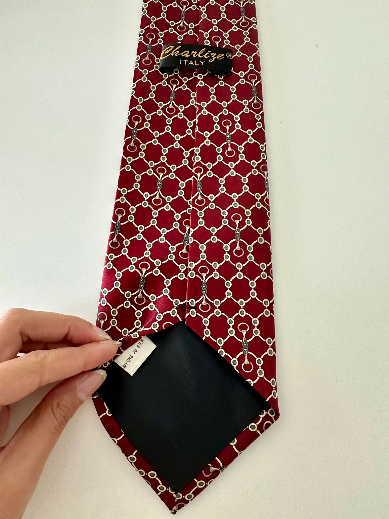 Vintage 100% Silk Ties image indicator(3)