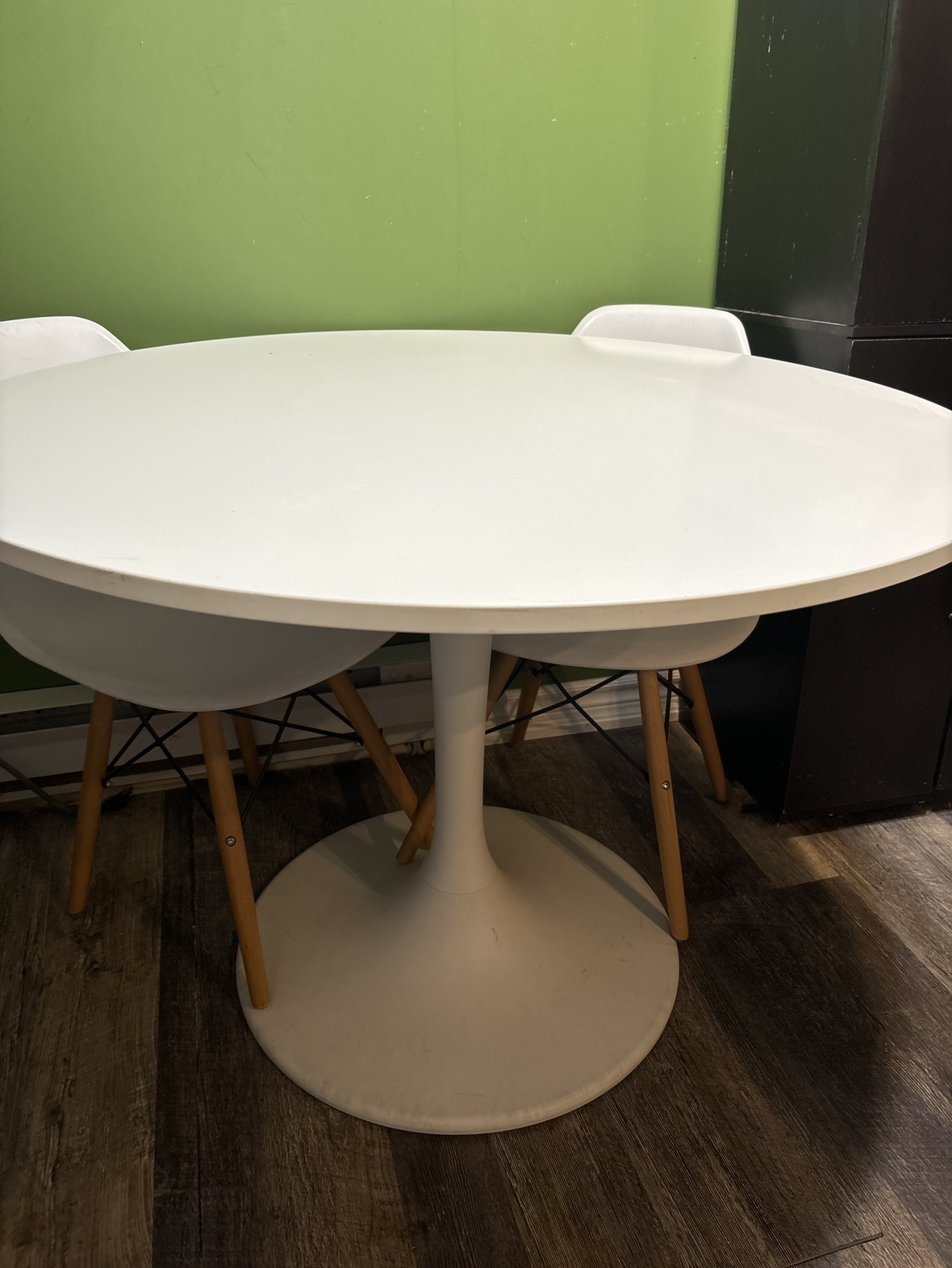 White Round Table with 4 Chairs - photo 3