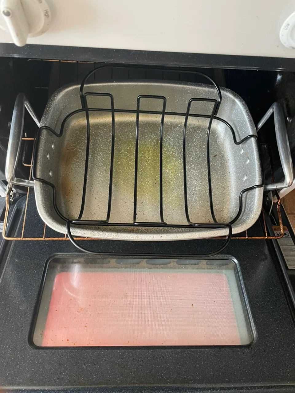 Roasting Pan with Rack thumbnail