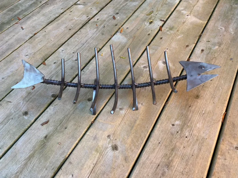 Metal Fish Skeleton Wall Decor