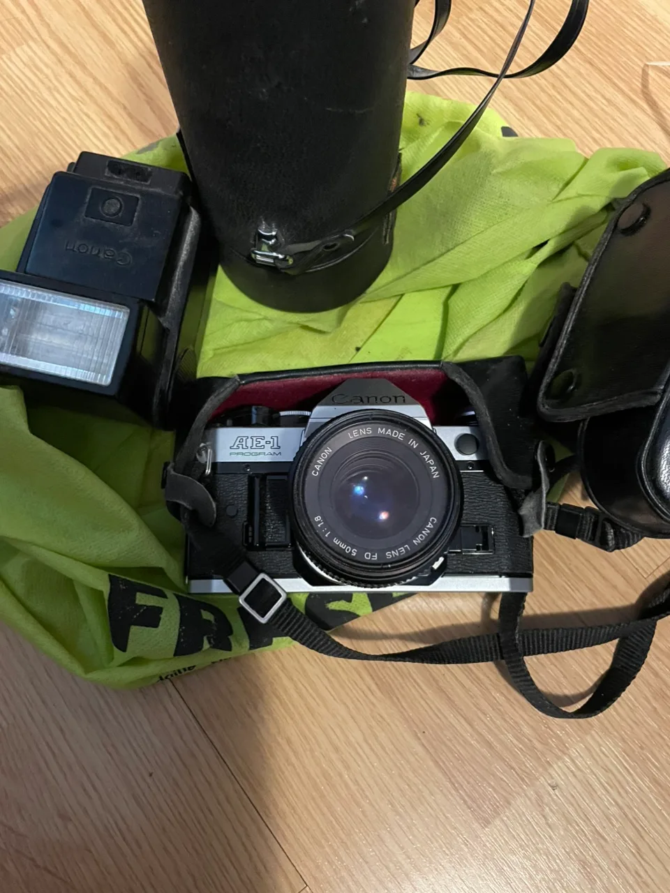 Canon AE-1 Program 35mm Film Camera image indicator(2)