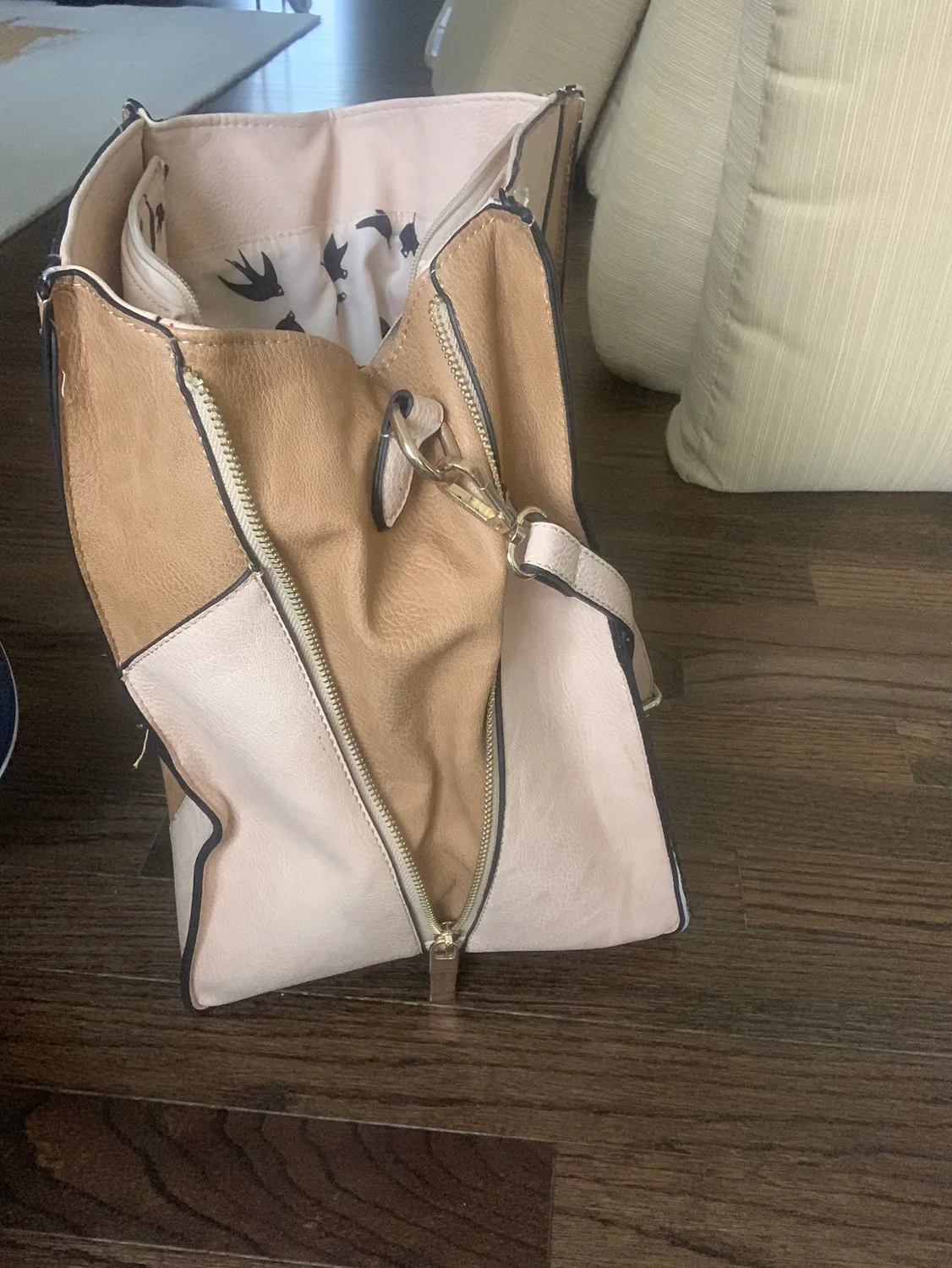 Big Stylish Handbag image indicator(4)