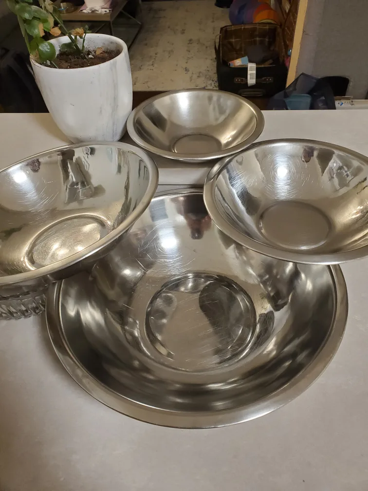 Set of 4 Stainless Steel Mixing Bowls thumbnail