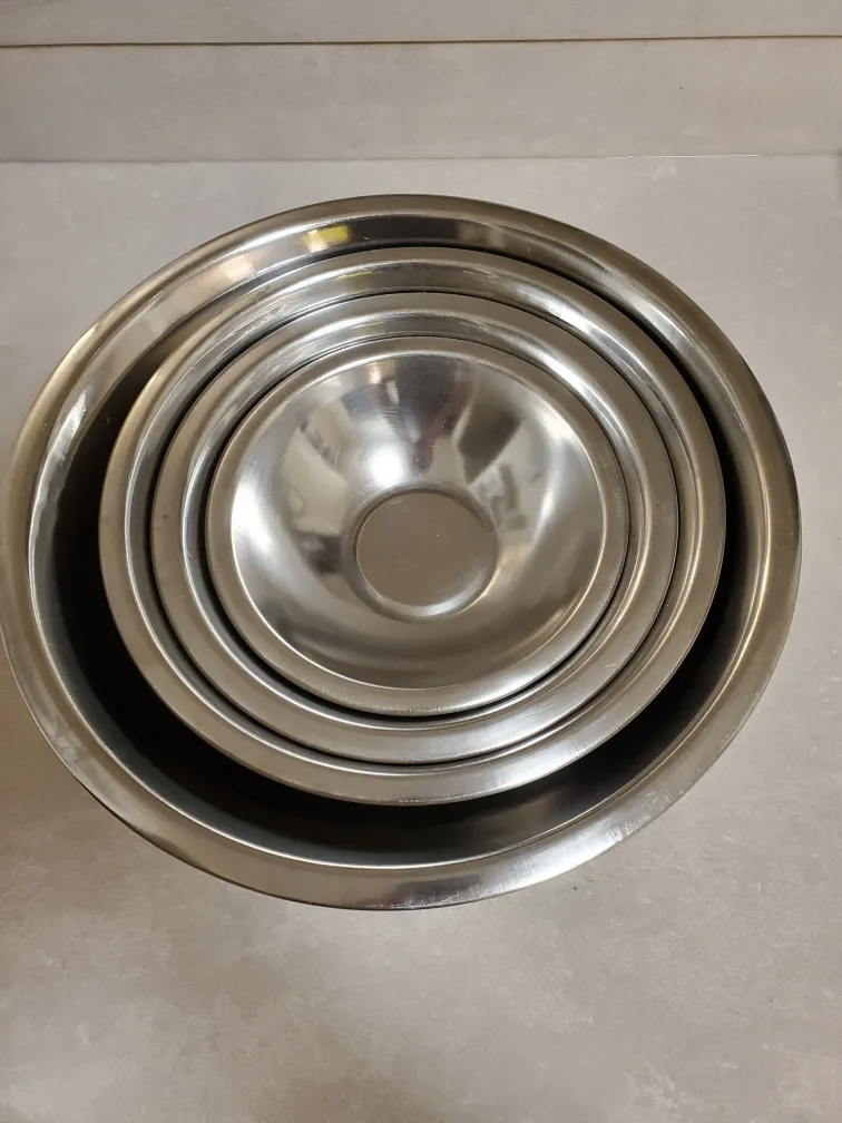 Set of 4 Stainless Steel Mixing Bowls image indicator(2)