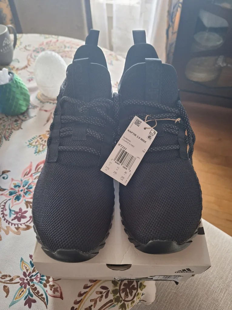 Men  Adidas 3.0 Kaptir  Size 11.5 Wide thumbnail