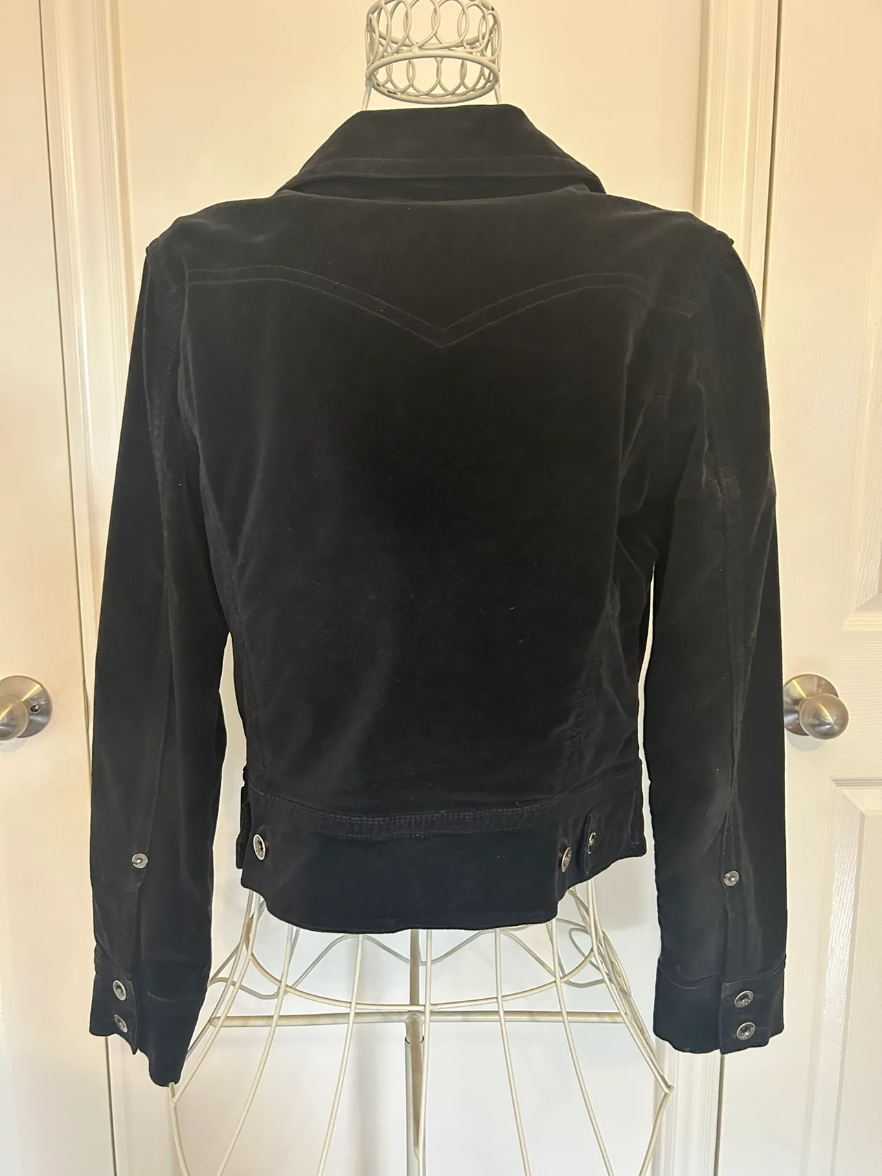 Seductions Black Jeans Velvet Jacket image indicator(2)