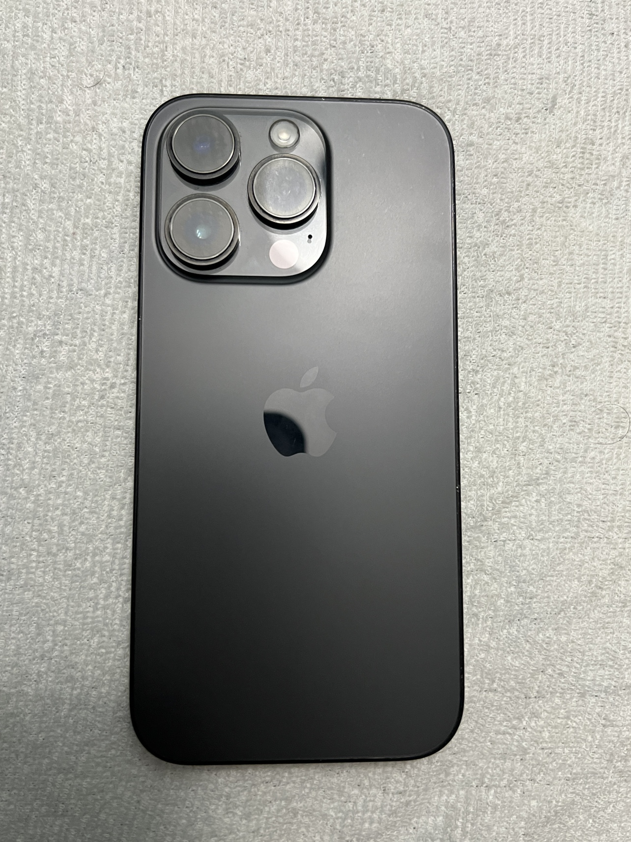 iPhone 14 Pro - photo 3