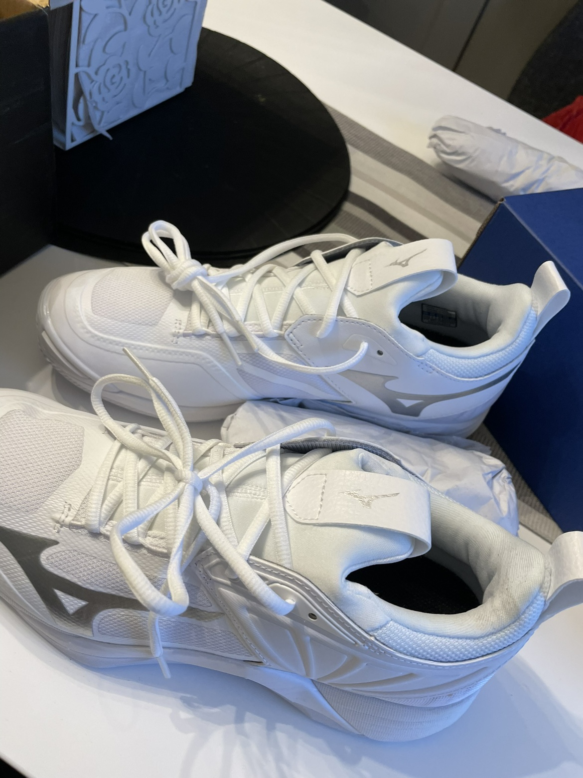 Mizuno Wave Momentum Volleyball Shoes - photo 2