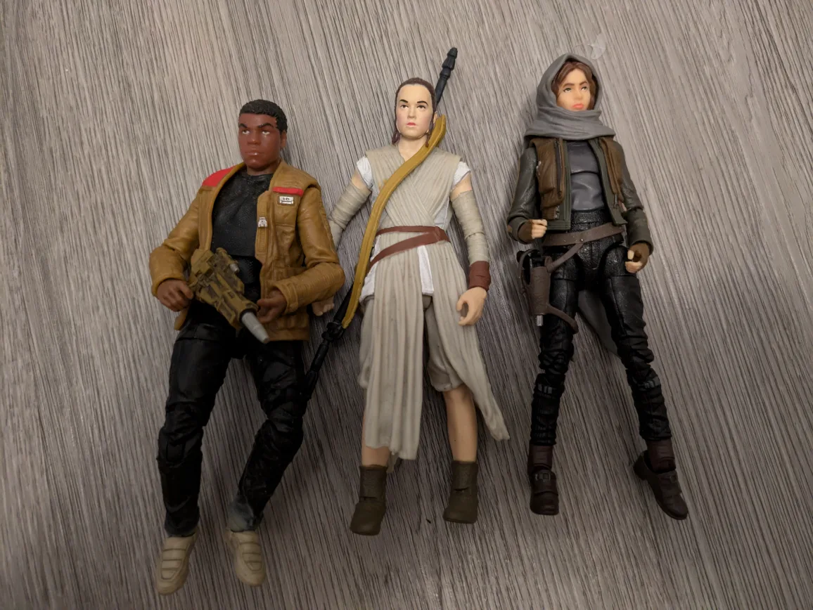 Star Wars figure OUT OF PACKAGE BUT NEW thumbnail
