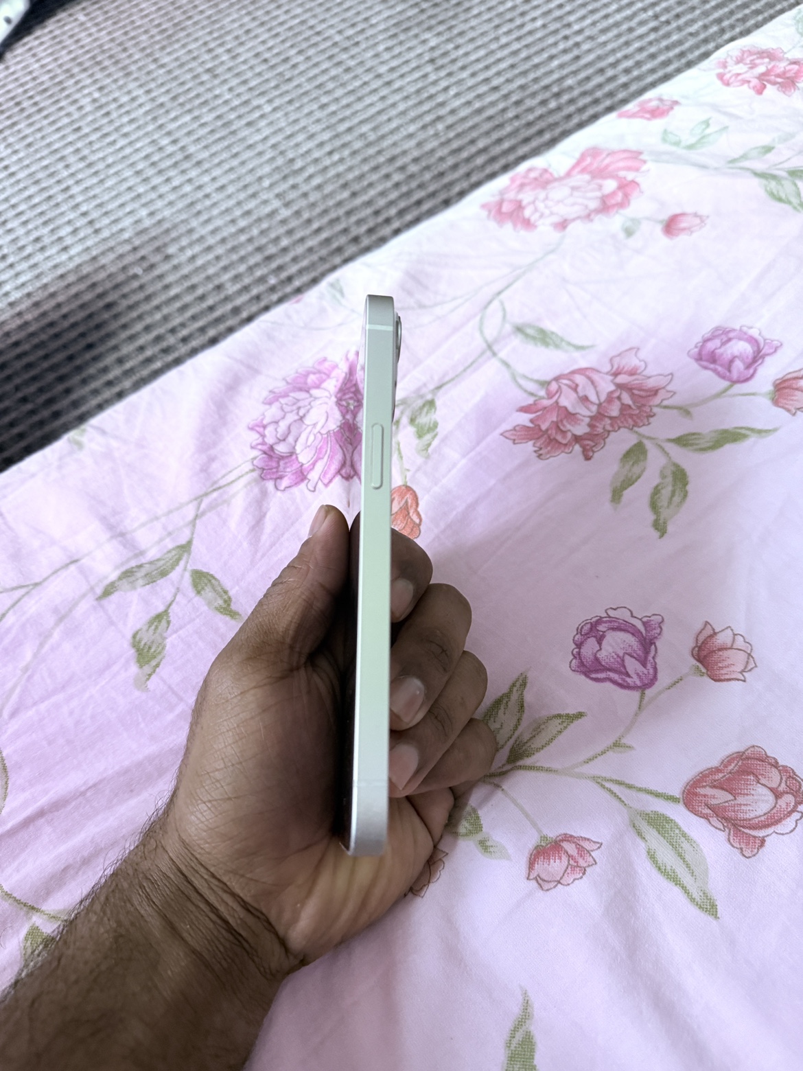 iPhone 13 - photo 3