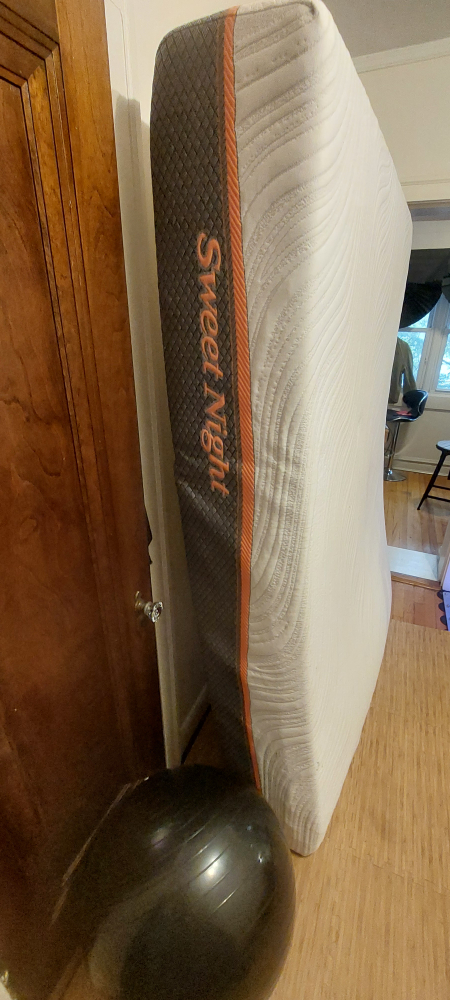 Queen Size Bed Frame & Mattress - photo 2