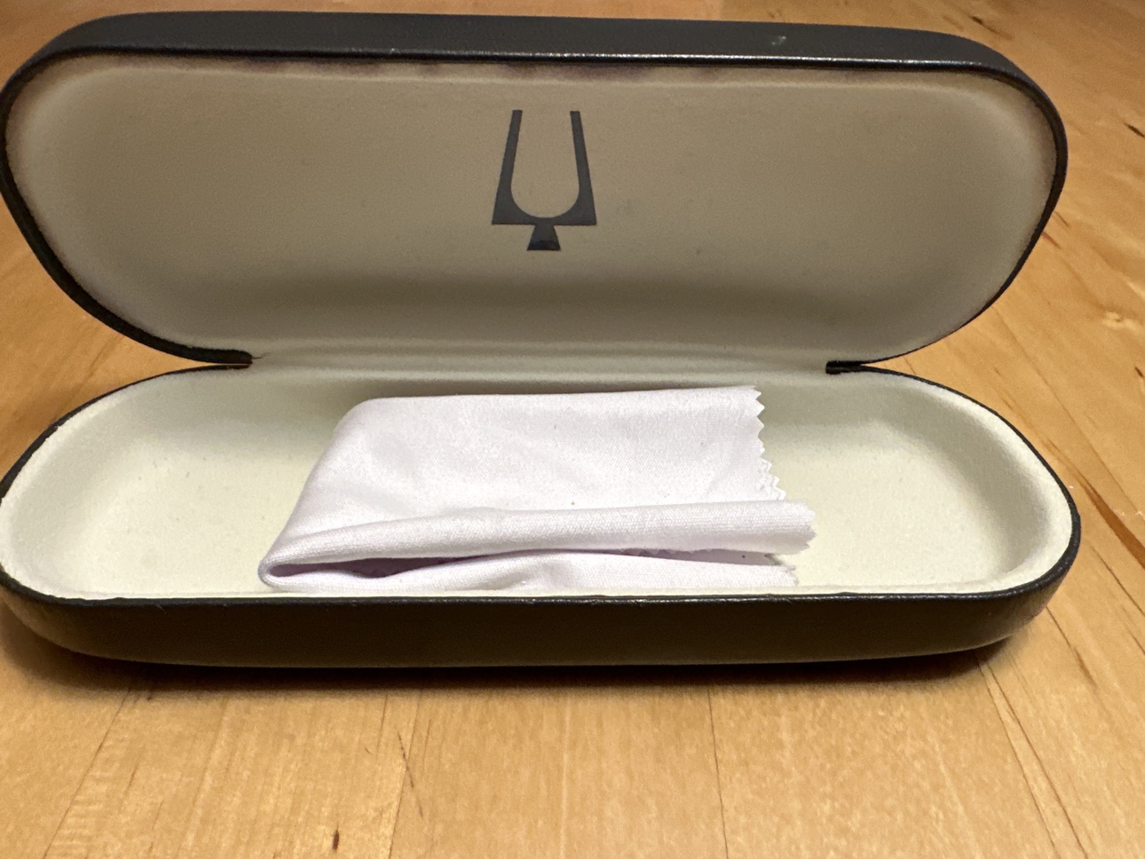 Bulova Eyeglass Case with cloth - photo 3