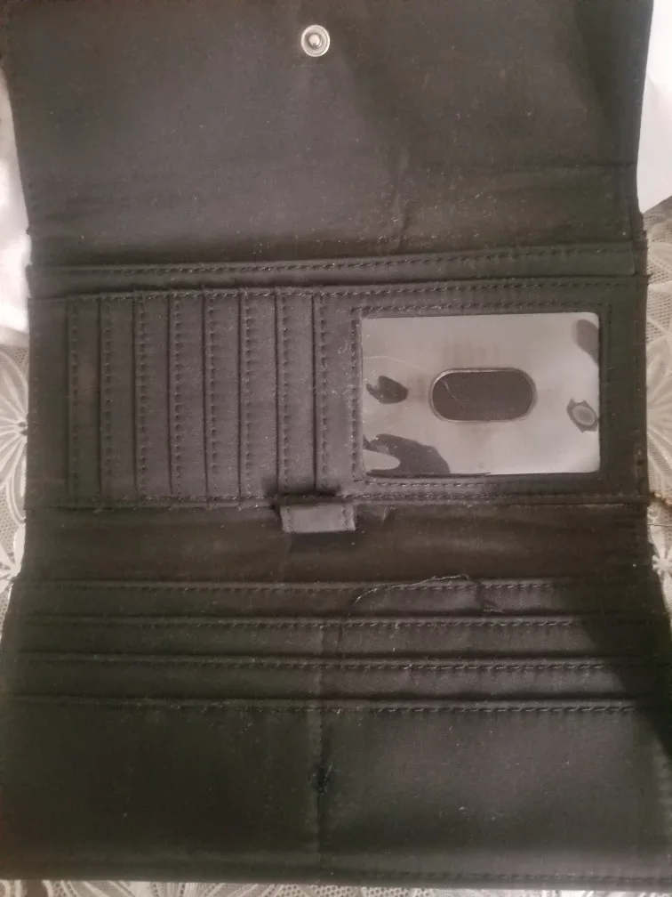 Ninewest wallet image indicator(2)