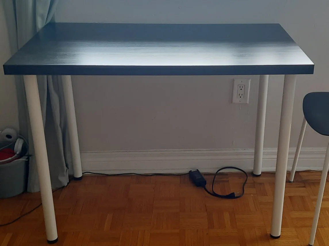 Black Desk with White Legs thumbnail
