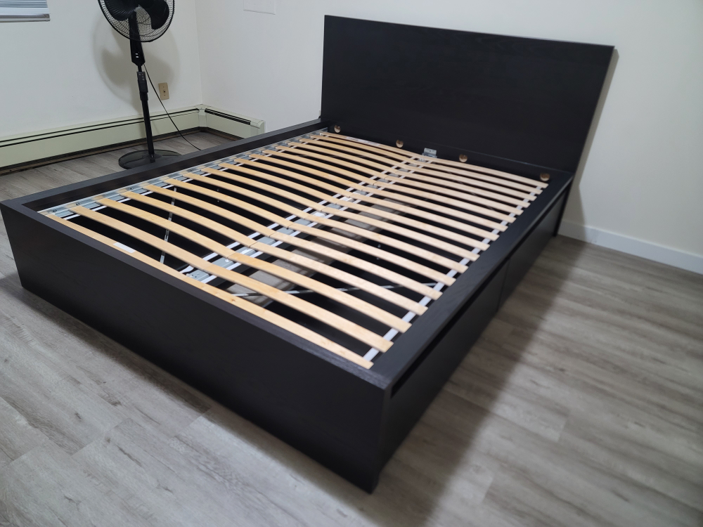 Queen Bed Frame with 4 drawers - photo 2