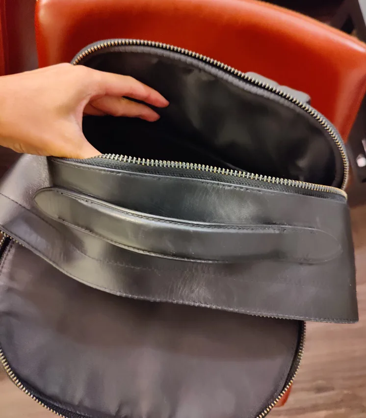 COACH laptop backpack image indicator(2)