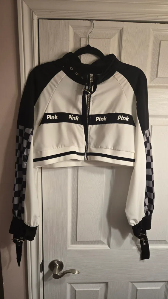 Pinksavior Checkered Crop Jacket image indicator(2)