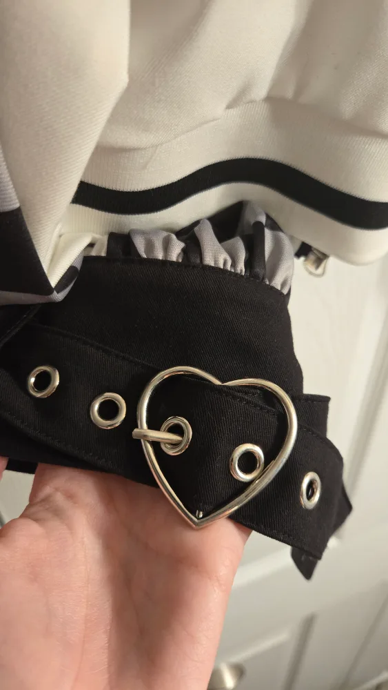 Pinksavior Checkered Crop Jacket image indicator(5)