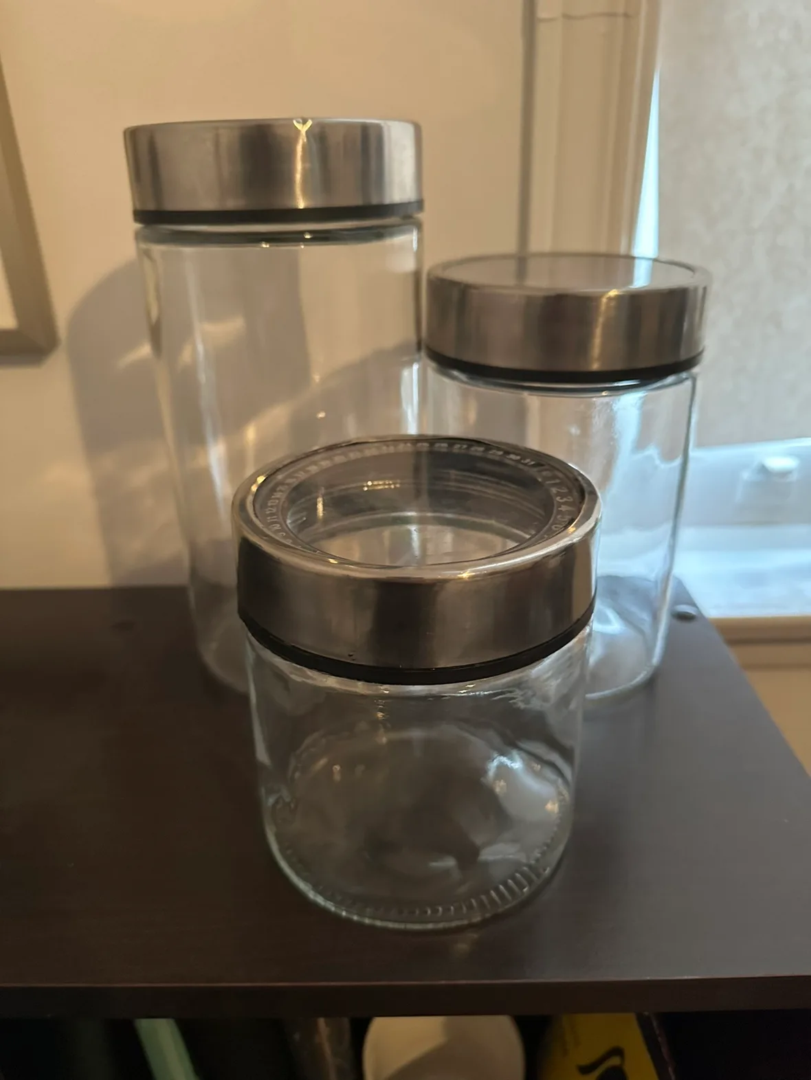 Set of 3 Glass Canisters with Lids image indicator(2)