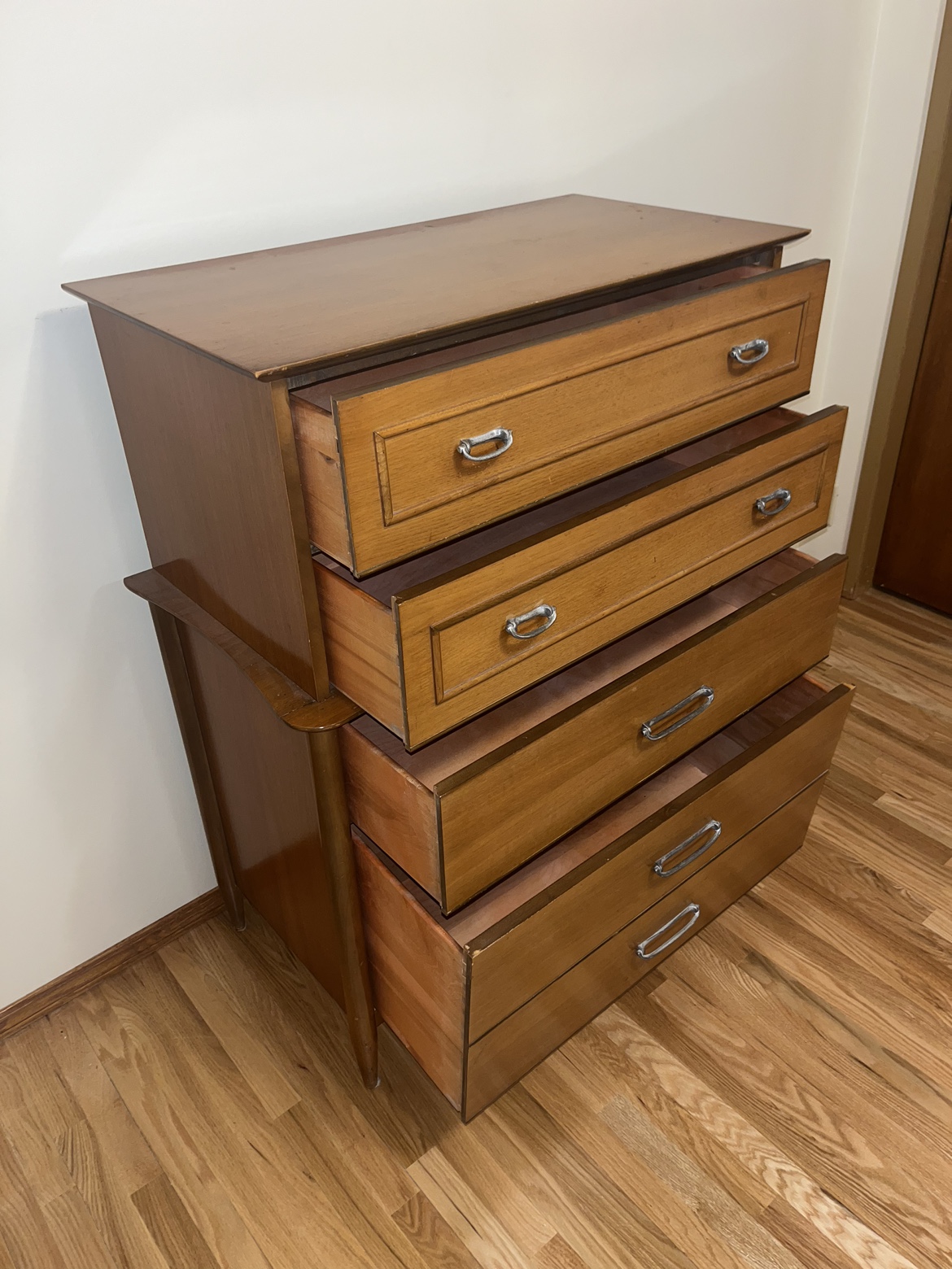 Mid Century Modern Dresser - photo 2