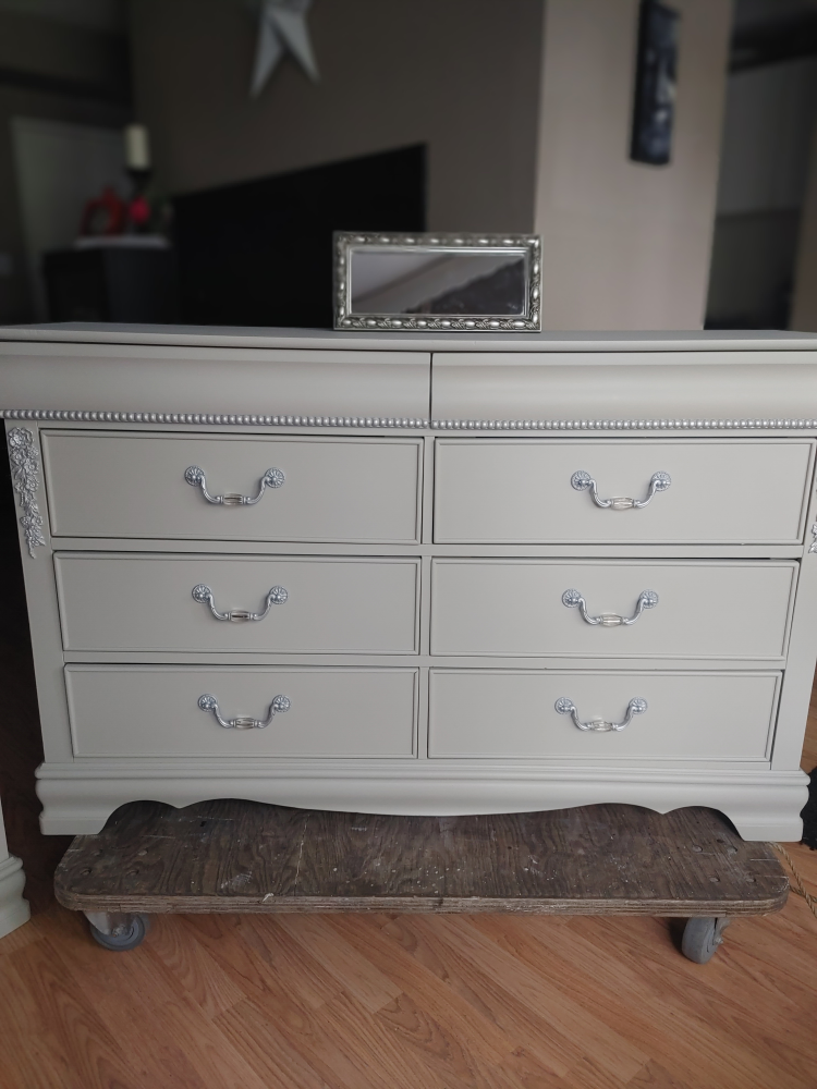 Gorgeous 6 Drawer Dresser and nightstand - photo 4