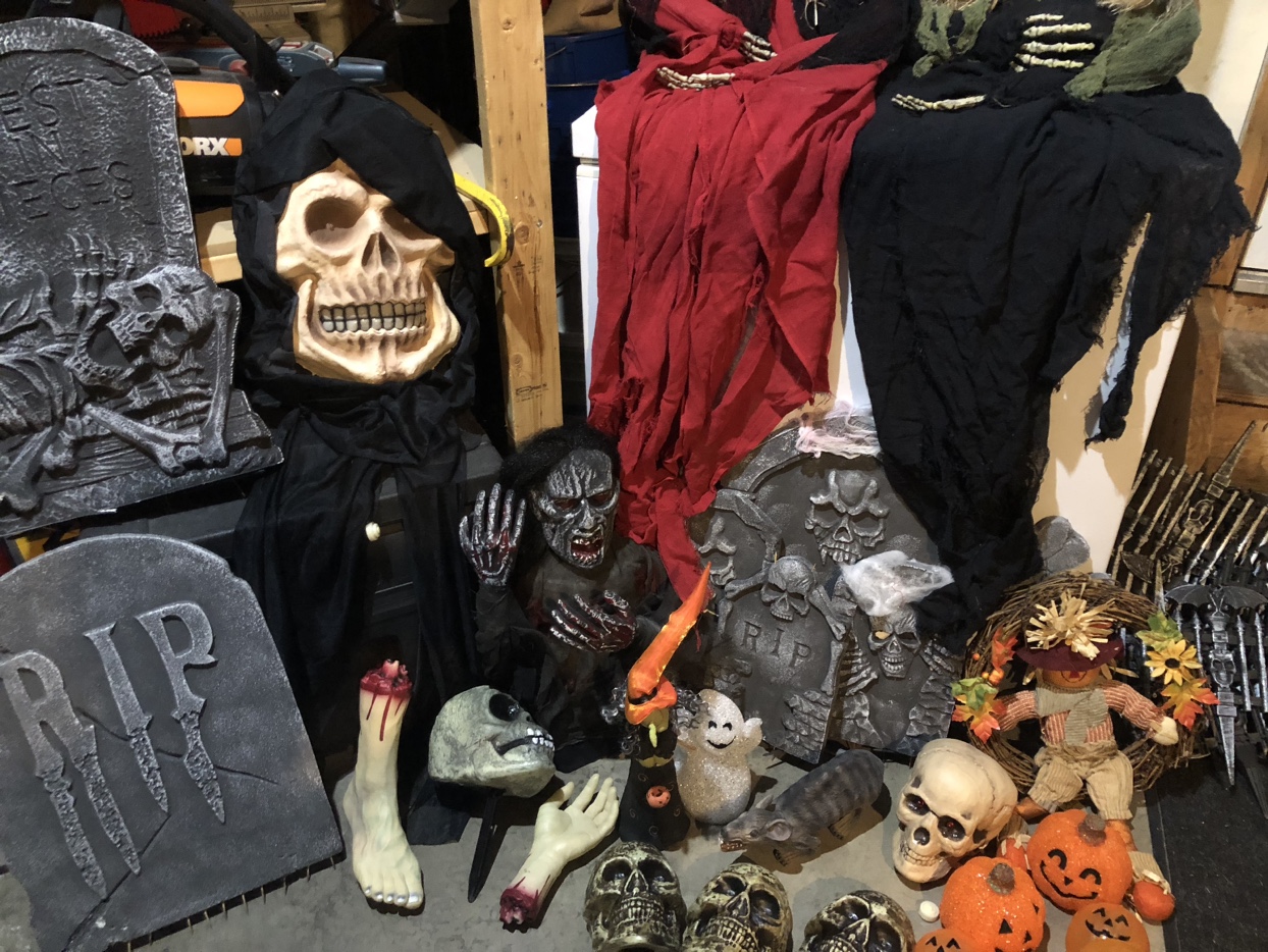 Halloween Decorations - photo 3