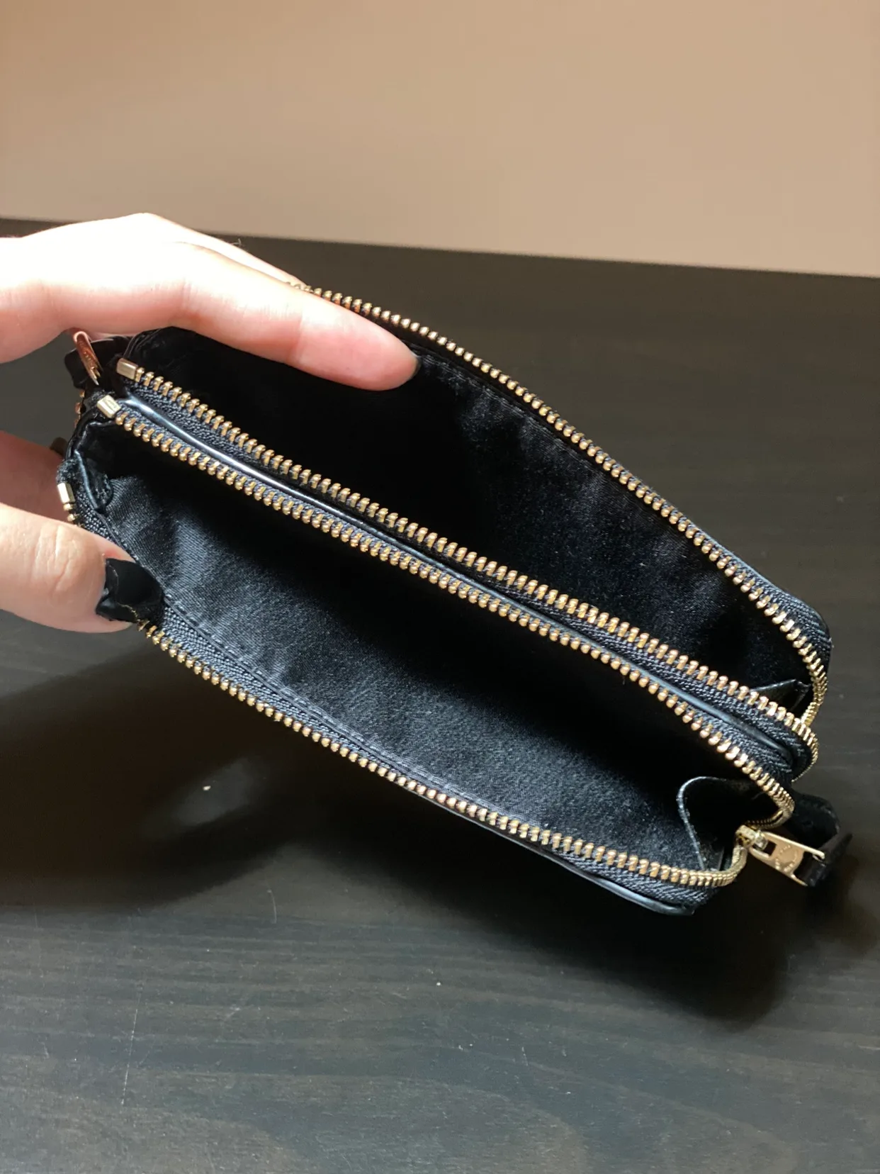 Coach Leather Wallet image indicator(6)