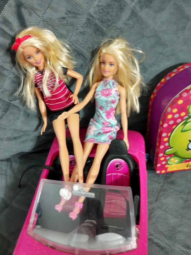 Big Barbie car with 2 Barbie dolls - photo 2