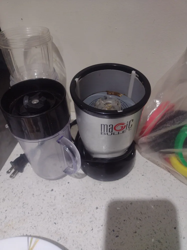 Move out sale: Magic Bullet Blender thumbnail