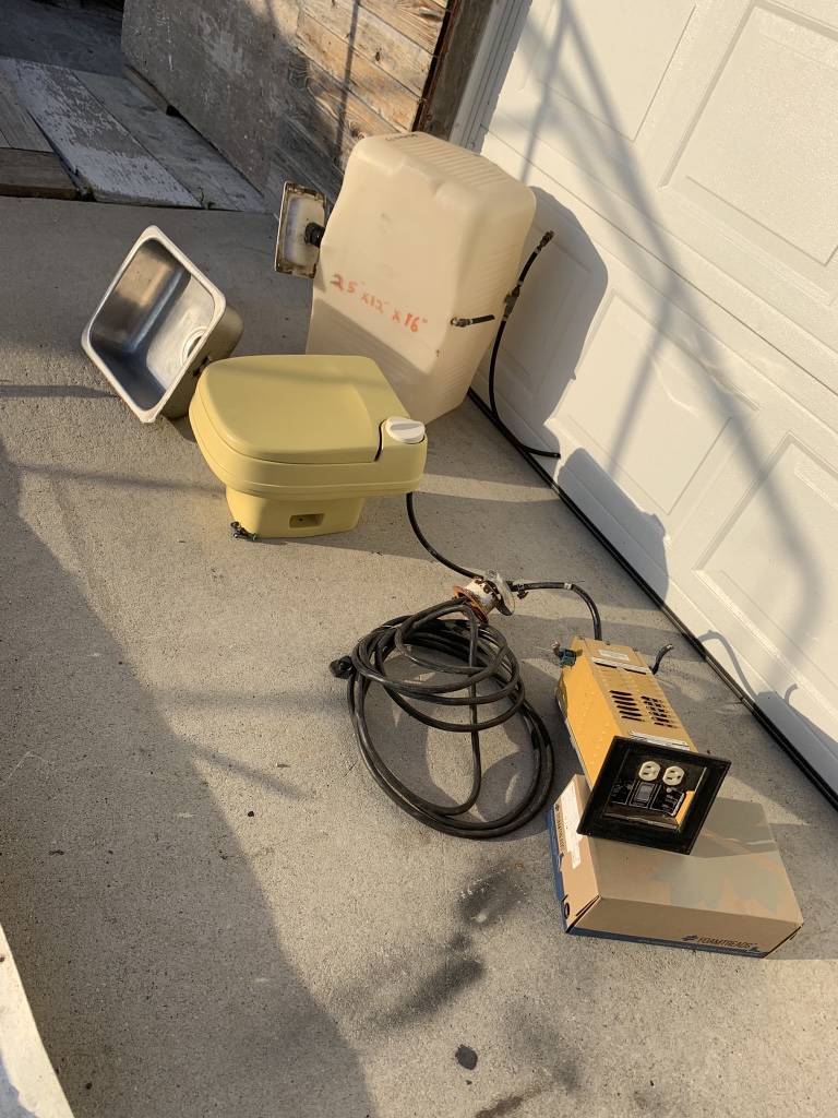 CAMPER PARTS, REMOVED, PICK UP READY - photo 3