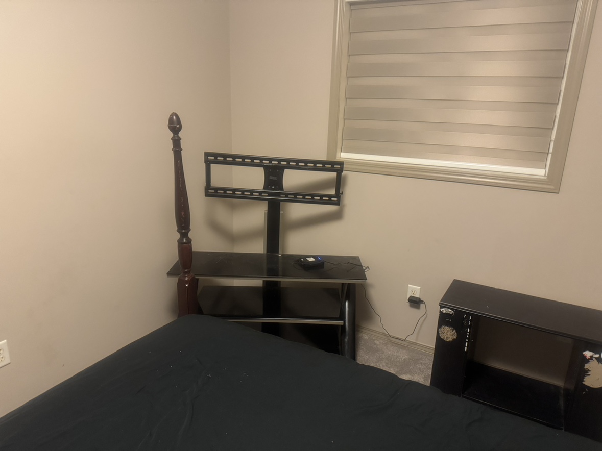 Queen bed and tv stand - photo 2