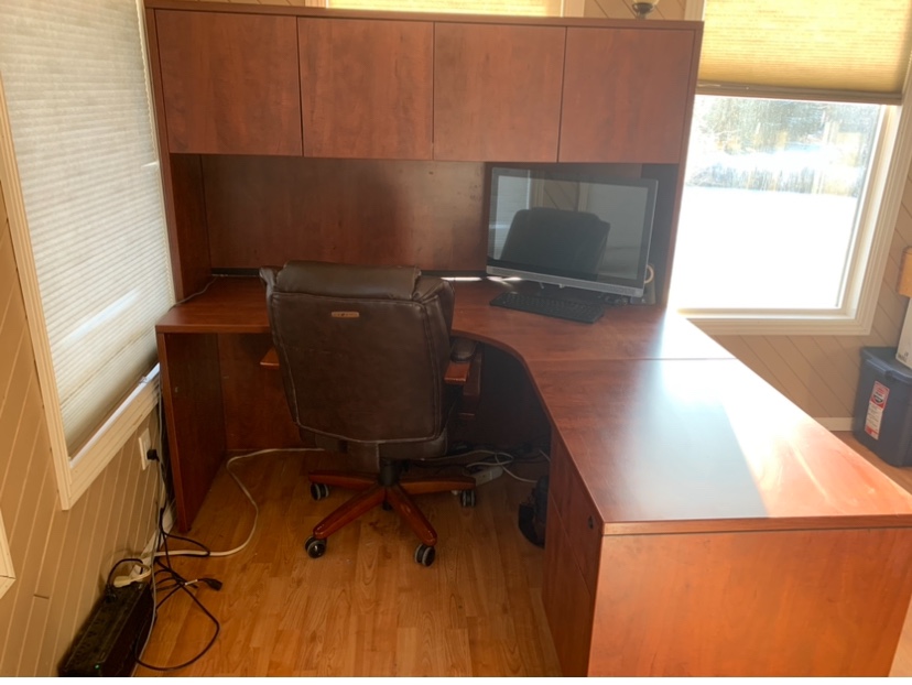 Corner Desk with Hutch