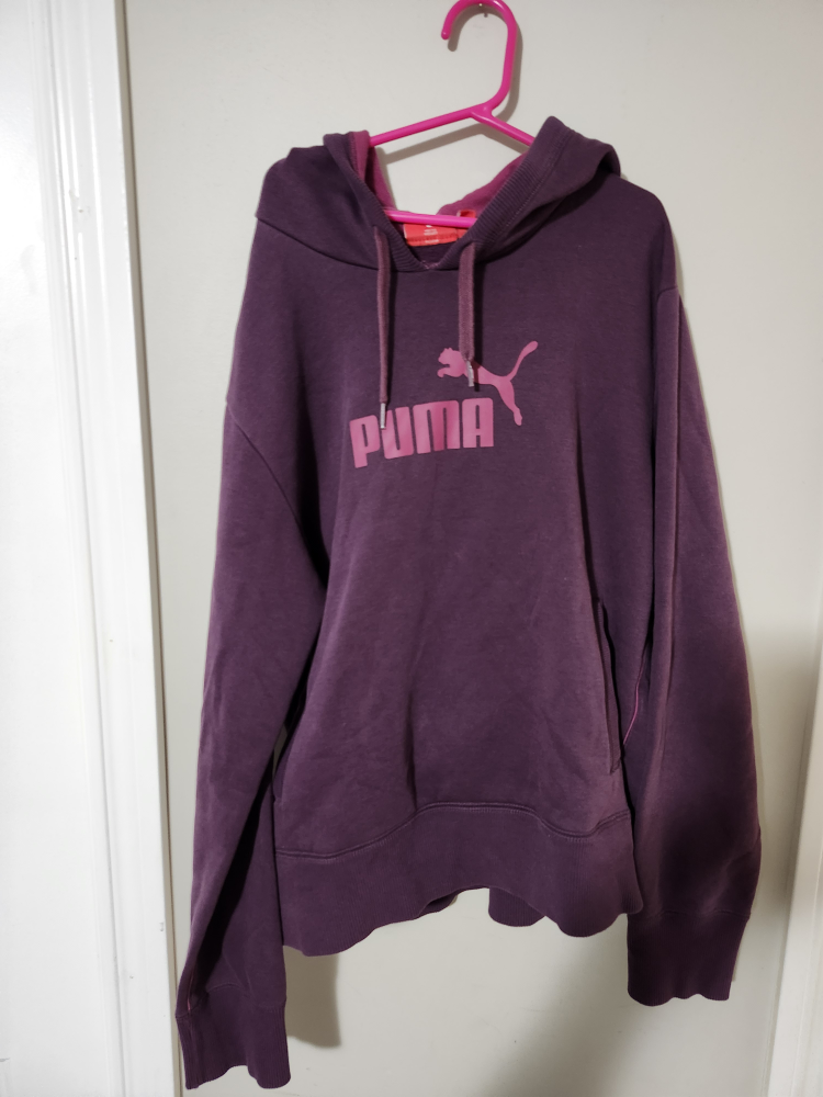 $10 Puma girl youth hoodie (M)