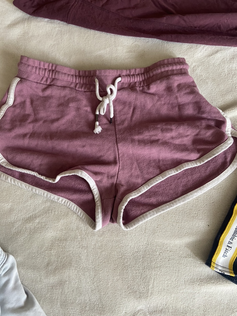 ✨FREE ✨ assorted athletic wear - photo 4