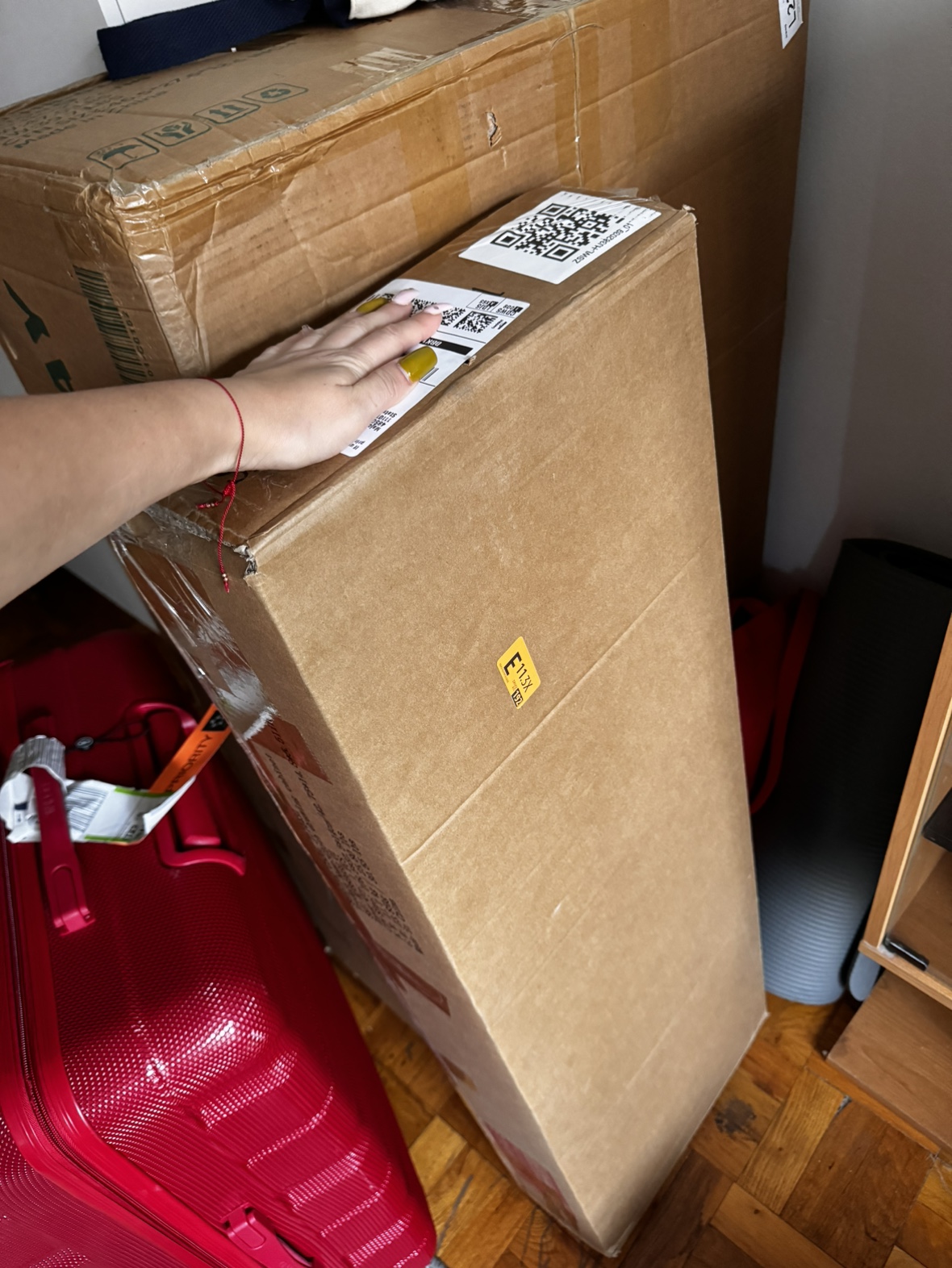 9 Drawer Dresser, new in a box - photo 3