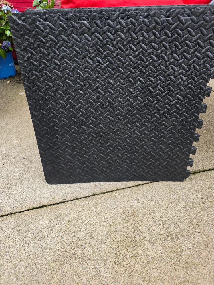 Interlocking Exercise Mats, Set of 6, 3/4" thick image indicator(3)