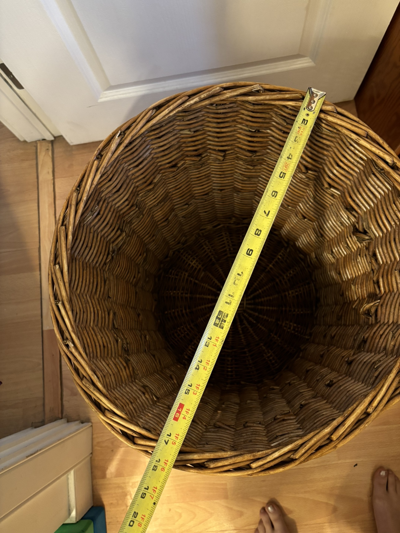 Giant laundry Wicker Basket with Handle - photo 2