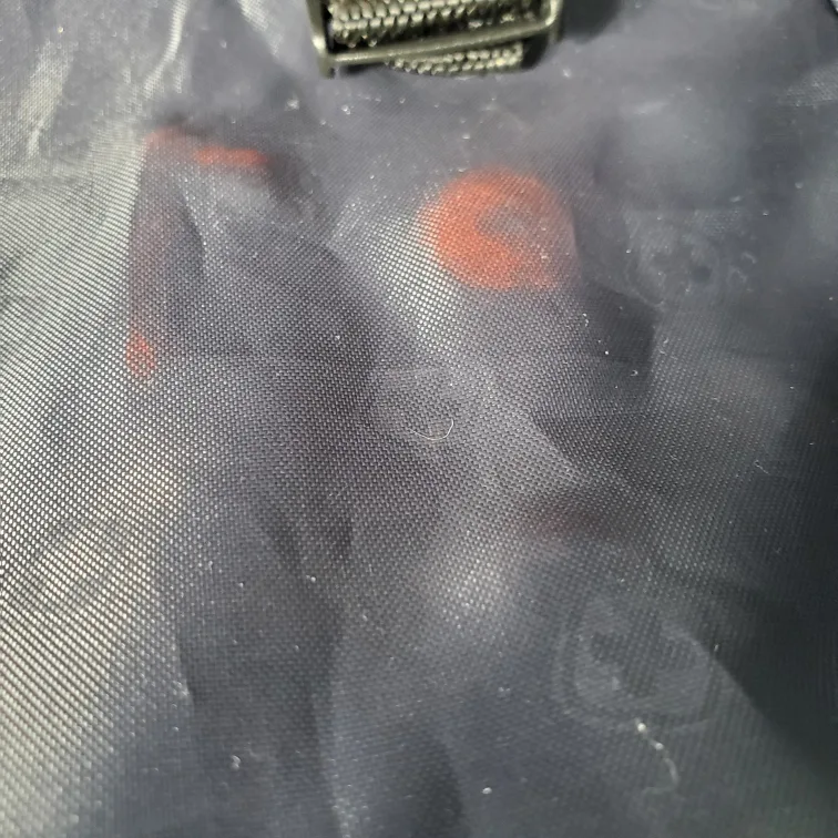 SwissGear Rolling Carry-On Suitcase image indicator(7)