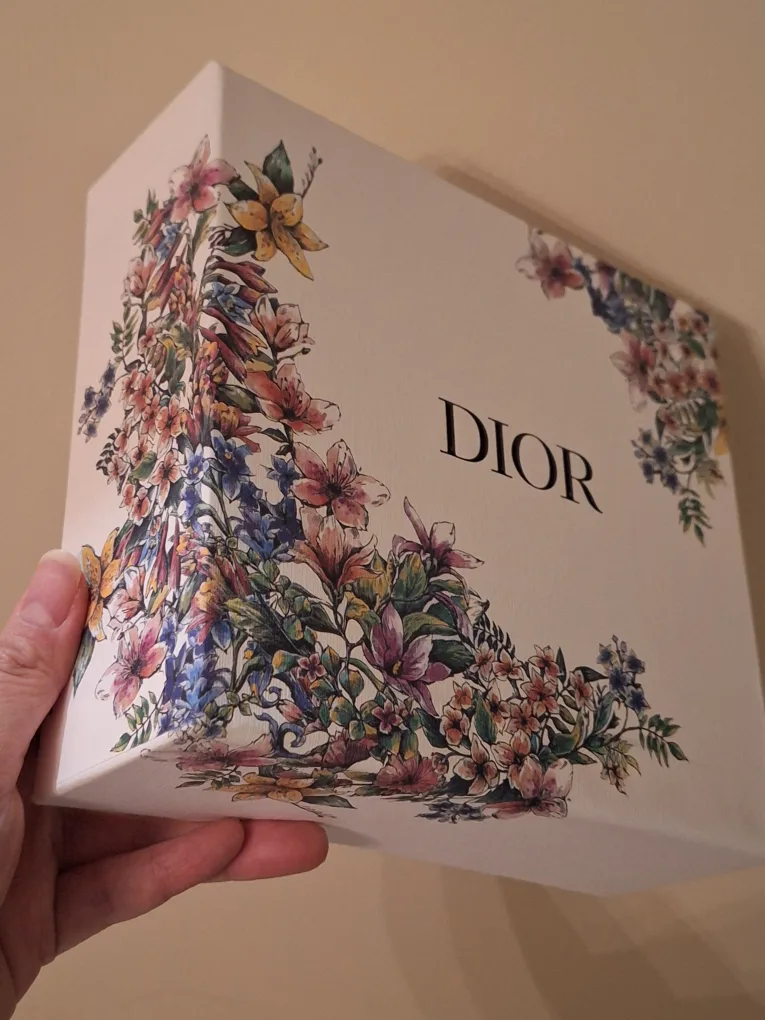 Miss Dior Gift Box with Bag image indicator(4)