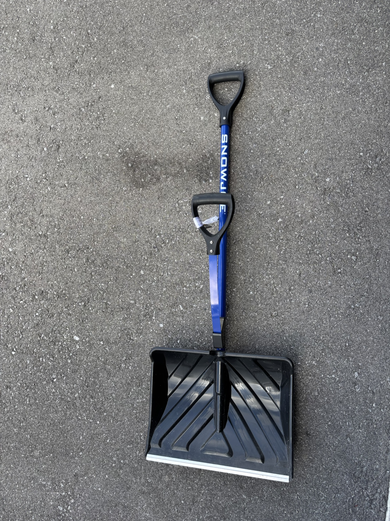 Snow Joe Shovelution Snow Shovel
