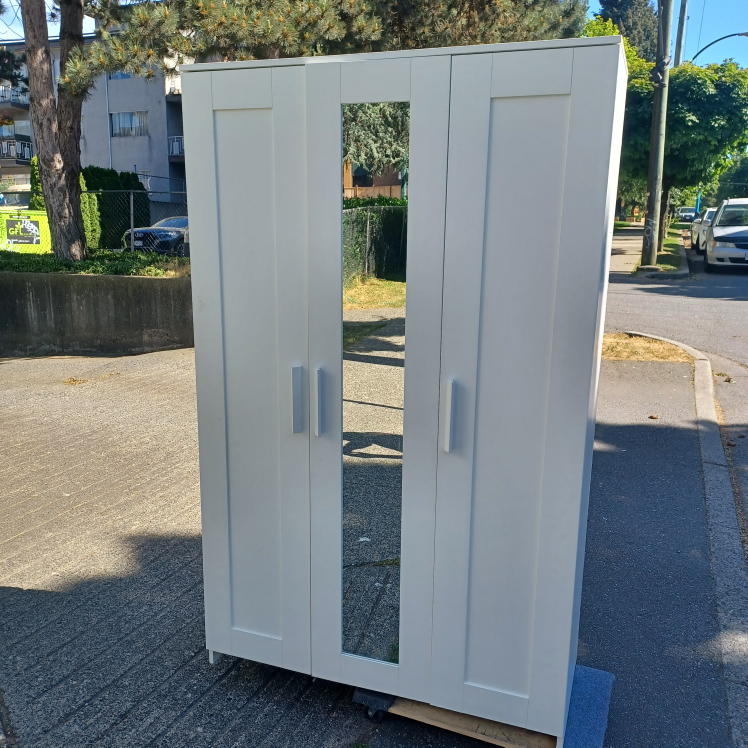 brimnes IKEA wardrobe 75x46x24, delivery available