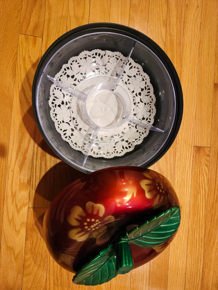 Vintage Apple Shaped Serving Dish image indicator(2)