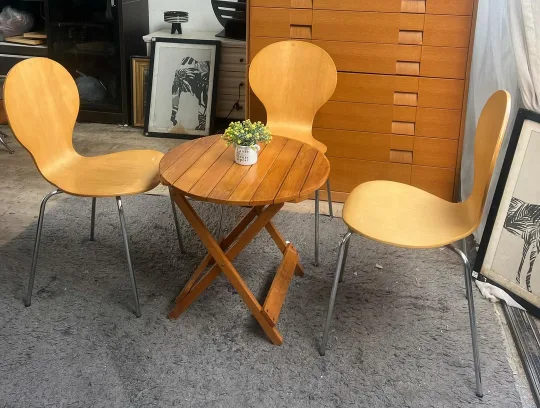 Set of 4 IKEA Dining Chairs image indicator(2)