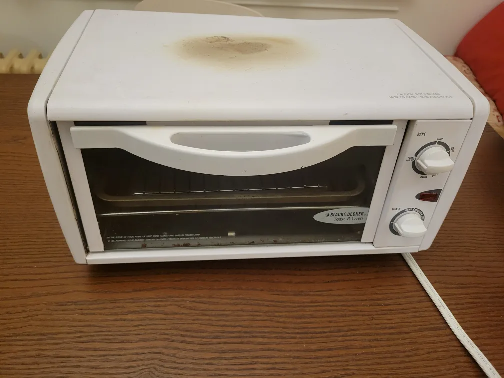 Black and Decker Toast-R-Oven thumbnail