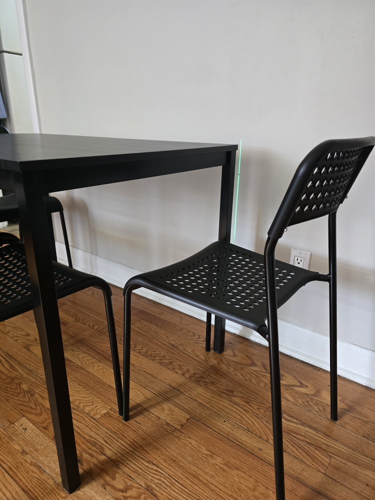 Table and Chairs - photo 3