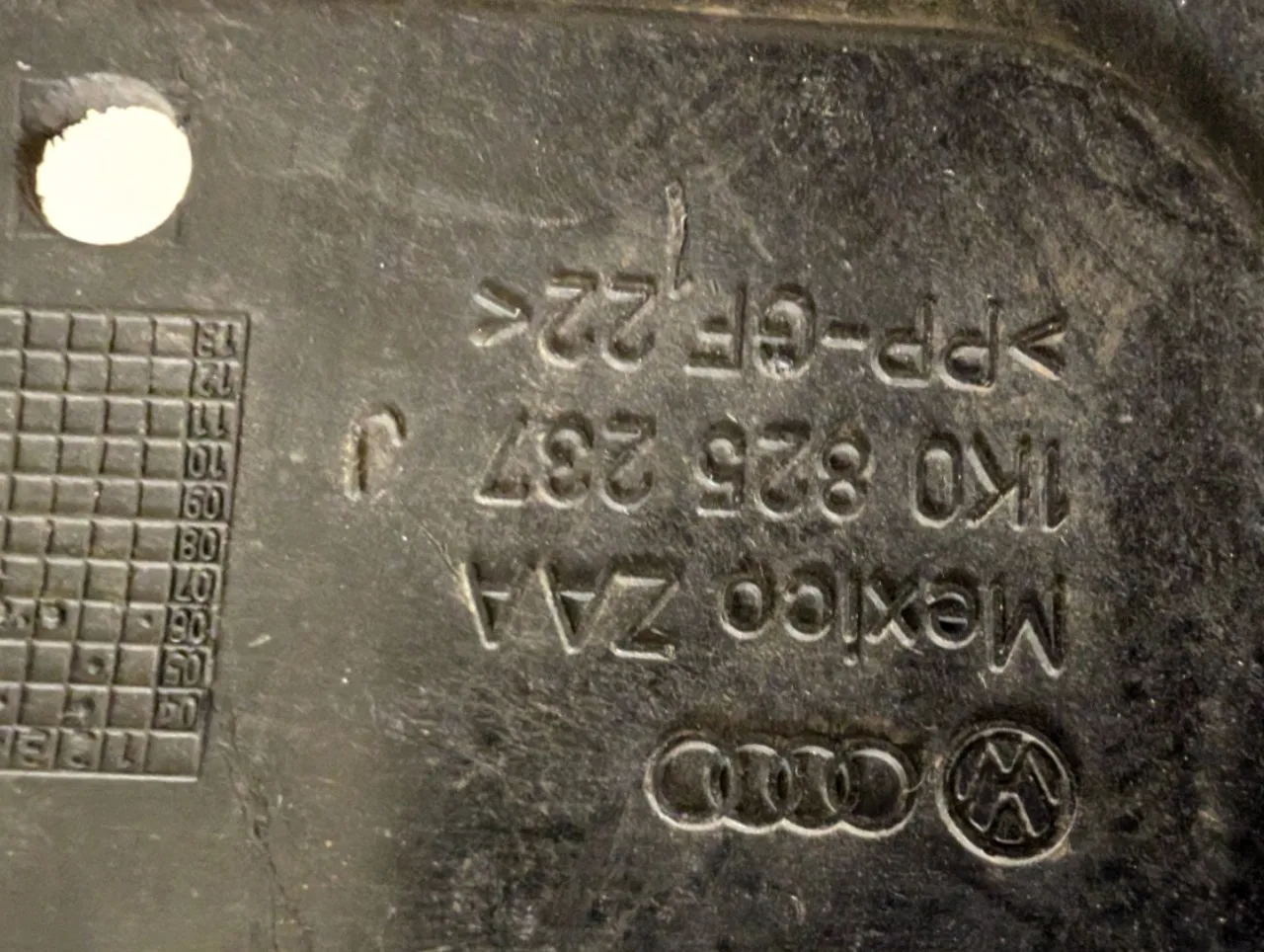 VW Audi Undercarriage Panel image indicator(3)