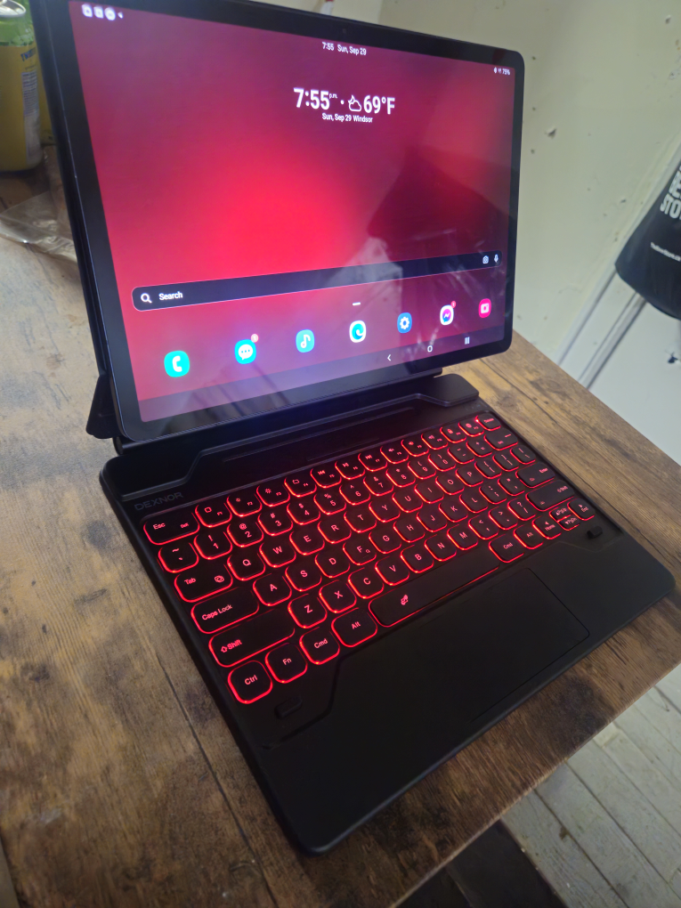 Samsung galaxy s7 fe tablet with rgb keyboard case.